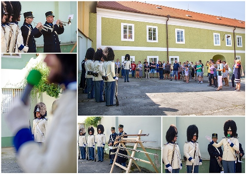 EHD 2020 - Schwarzenberská granátnická garda po 100 letech opět v Č. Budějovicích | © Jarmila Sajtlová
